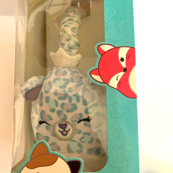 Squishmallows Hera The Princess Cheetah Gift Set Plush Wired Headphone & Plush - Picture 8 of 13